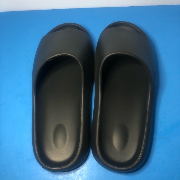 Thick Soled Black Sports Slides Soft Sandals Men’s Size 9.5/10 - Picture 8 of 8